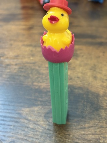 Vintage pez feet chick egg - pez,