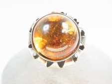 Schöner Bernstein Ring Metall