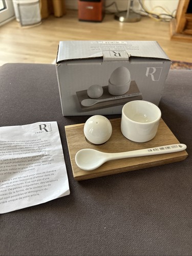 Eierbecher set mit - eierbecher, salzstreuer