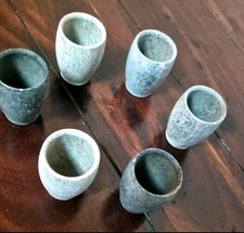 Kleine Vintage Steingut Becher