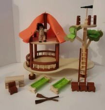 Pintoy wooden tree house