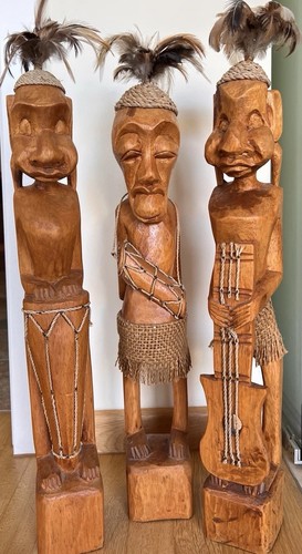 Geschnitzte holzstatuen - geschnitzte,