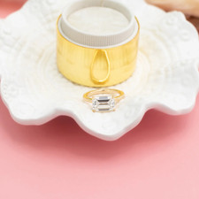 Ehering 14k Gelbgold 1,50 Ct Smaragdschliff IGI Lab Created Diamant