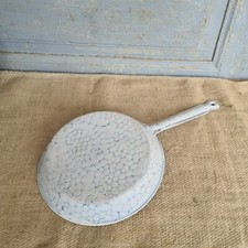 B8249 Alte Emaille Pfanne | Stielpfanne | Email Netzmuster | Chicken wire