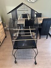 Großer Vogelkäfig auf Ständer für Sittiche und Papageien 