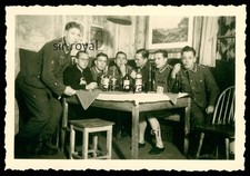 Wehrmacht Gebirgsjäger mit Schnaps Innsbruck Wappen Tirol Adler - WK2 Foto 9x6cm