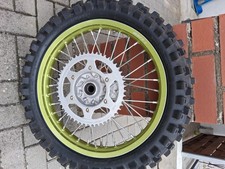 Suzuki RMZ 450 komplettes  Hinterrad mit Bremsscheibe Kettenrad Reifen