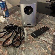 Strong Projektor LCD-Projektor