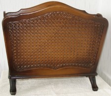 ILSE Möbel – Vintage-Zeitungsständer mit Wienergeflecht – ILSE Möbel 881 aus den