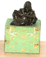 Dicker lachender Buddha . Asiatische Kunst.