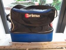 Geräumige erima Sporttasche mit Bodenfach  in  Blau/Schwarz. Mit Trageriemen.
