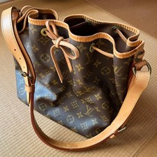 LOUIS VUITTON Petit Noe