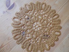 Handarbeit  Klöppelspitze Bänderspitze Decke rund goldfarben Leinen
