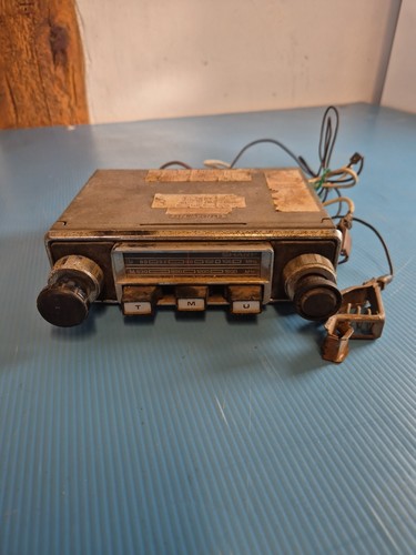 Vintage sharp car radio - ar-,