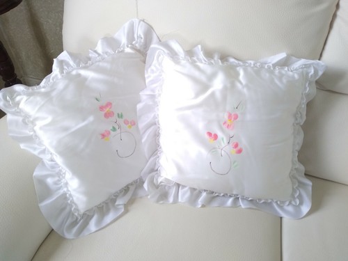 Paar weiße satin kissen - paar,
