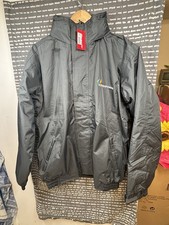 Graue wasserdichte winddichte