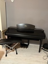 Yamaha Clavinova E-Piano, 88 Tasten, Holz Schwarz, 1,39 M