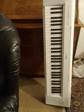 Yamaha Piaggero NP-15WH Digital Piano, Weiß, 105,2X10,4X26 Cm