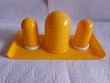 SALZ- UND PFEFFERSTREUER MIT