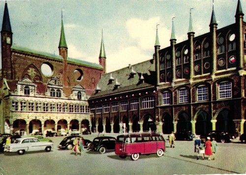 Lübeck rathaus mit - lübeck,, rotem