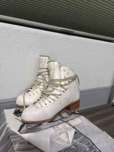 Ice skates - ice,