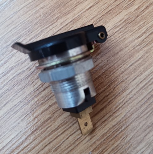 Steckdose mit deckel - steckdose,