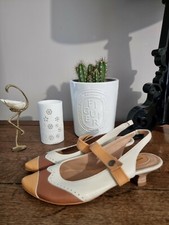 BRENDA ZARO: PAAR LEDERSCHUHE KLEINE ABSÄTZE ESPRIT VINTAGE VAL 110 E 