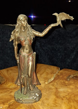 Morrigan mit Rabe Dekofigur