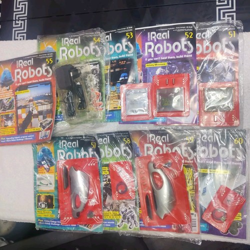 Ultimate real robots - robots, magazines