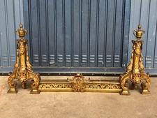 Prunkvolle antike Kaminböcke