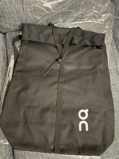 On Running Rucksack schwarz