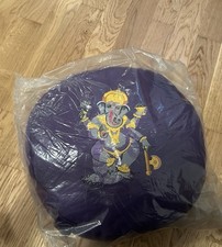 Hochwertiges Meditationskissen Marke Yogabox Bestickter Baumwollbezug Körnerfü’g