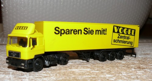 P11 herpa man vogel - man,