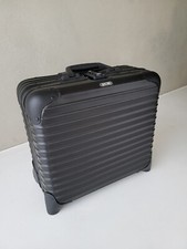 RIMOWA Topas Stealth Business