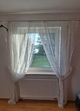 2 filigrane wunderschöne Spitzenvorhänge 2.20m x 1.40m