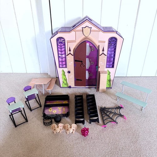 Monster high - monster, school