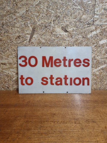 Vintage meter zum bahnhof - vintage,