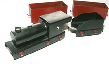 Blechspielzeug Notspielzeug 1946 / 1948 HO Dampflokomotive Tender Loren Modell