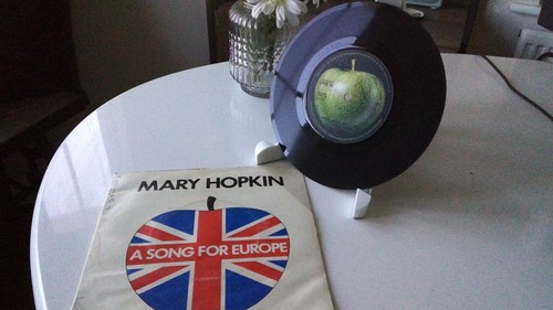 Mary hopkin knock - mary,