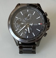 Tommy Hilfiger Herren Uhr Edelstahl Quarz 46mm mit Armband Grau Wasserdicht 50 m