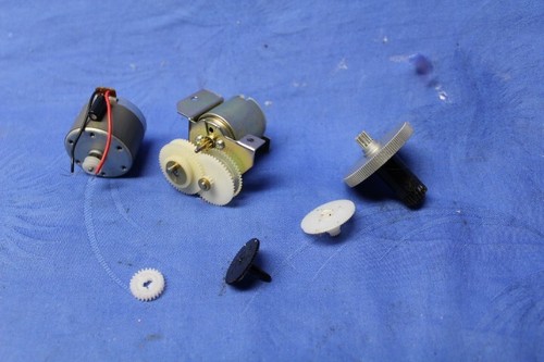 Kleine elektromotor - 2x,