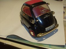 REVELL BMW ISETTA 250 SCHWARZE MIT ROTEM SCHIEBEDACH UND GOLDEN STOßSTANGEN ;GEP