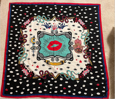 Luxuriöses Designer Tuch