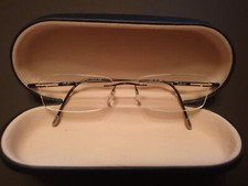 RAHMENLOSE BRILLE aus TITAN