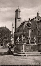 Ak Weilheim Marienplatz Brunnen Oldtimer, gel. 1965 (Nr. 2939)