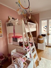 Oliver Furniture Stabiles