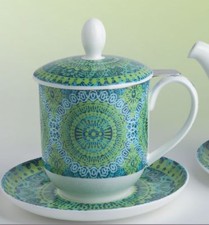 Teetasse mit Sieb und Deckel