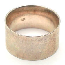 Schöner breiter Bandring