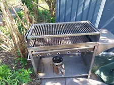 holzkohlegrill xxl zu verkaufen,  er ist gebraucht aber in einem guten Zustand d