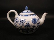 HUTSCHENREUTHER PORZELLAN*TEEKANNE*ZWIEBELMUSTER*VINTAGE*